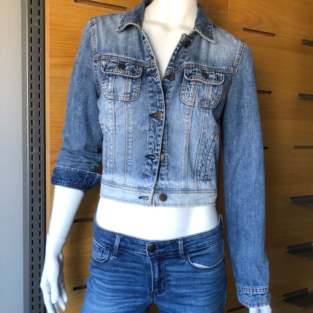 Stylish Blue Denim Jacket M